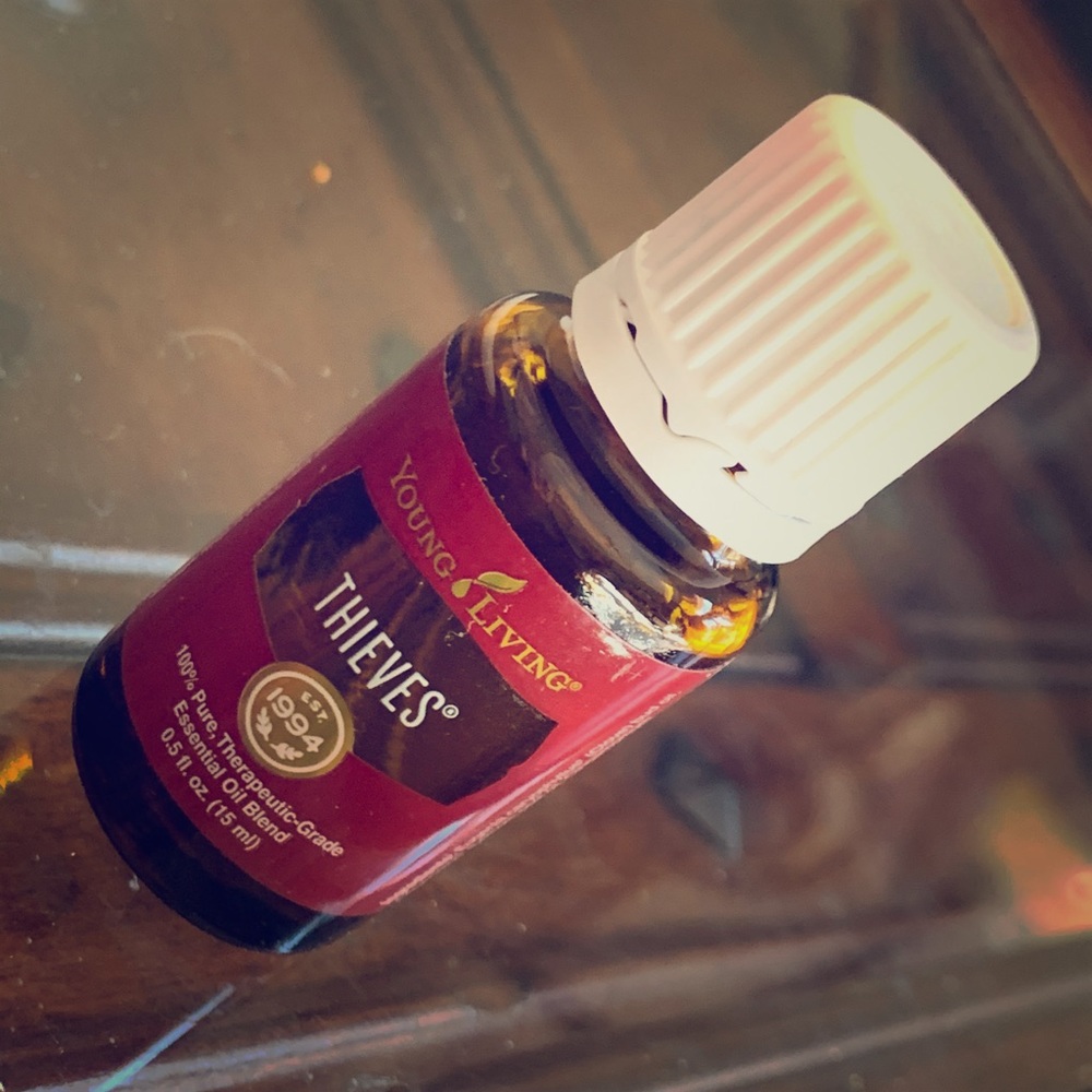 Young living essential oils Thieves 15ml